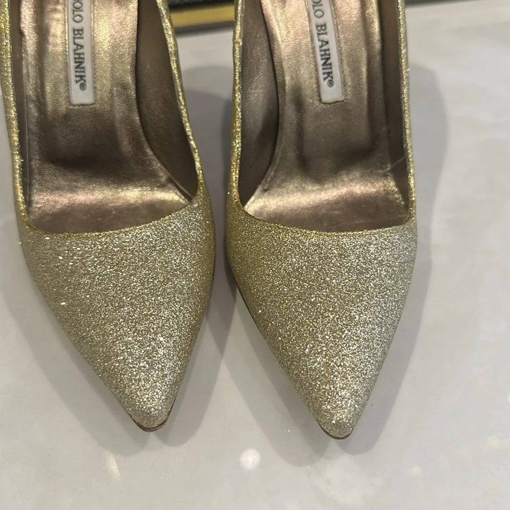 Manolo Blahnik Gold Women's Shoes l